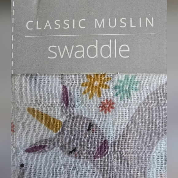 Lulujo Baby Classic Muslin Swaddle Cotton  47×47 - Picture 2 of 4